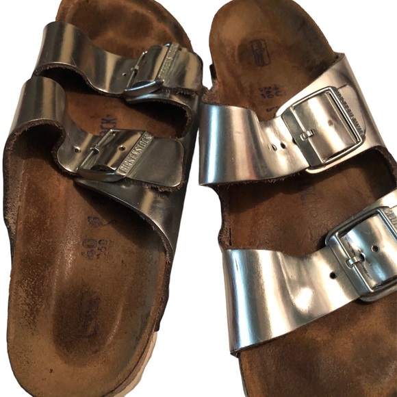 Birkenstock Arizona Softbed
Metallic Silver Narrow (Women's) - Picture 12 of 12